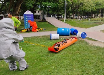 Respuesta ante emergencias con HAZMAT Procedimientos de contención y descontaminación Primeros auxilios en exposición a químicos Plan de emergencia y evacuación Prácticas de simulacros de respuesta